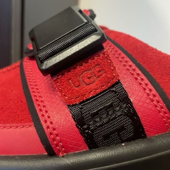 New red UGG slippers. Perfect for gift or to wear at the holidays. Comfy. Warm - Picture 10 of 10